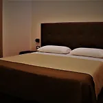 阿罗吉奥玛丽亚酒店 招待所