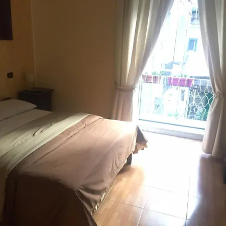 Maria 4* نابولي