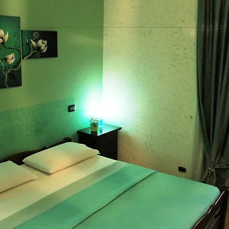 Maria Penzion Neapol